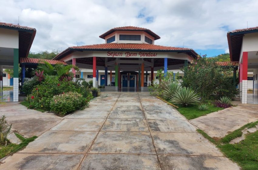  Duas crianças ficam feridas após adolescente atacar escola no interior do Ceará – G1