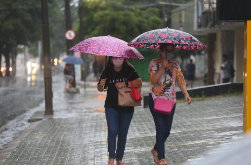  Fortaleza tem madrugada e manhã de chuva forte raios e relâmpagos – G1